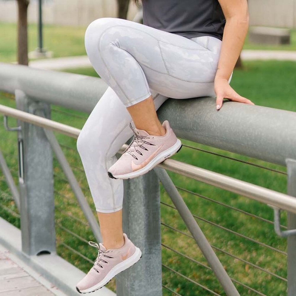 Zyia Silver Camo Light n Tight Capri Leggings